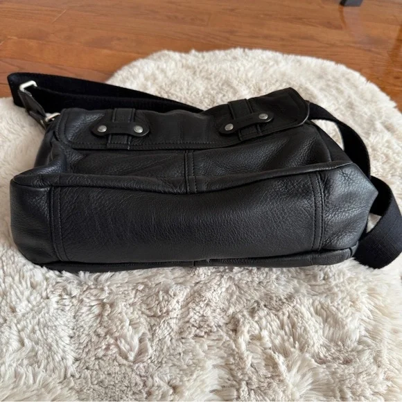 Ralph Lauren Messenger Black Leather Crossbody Bag - Picture 7 of 14